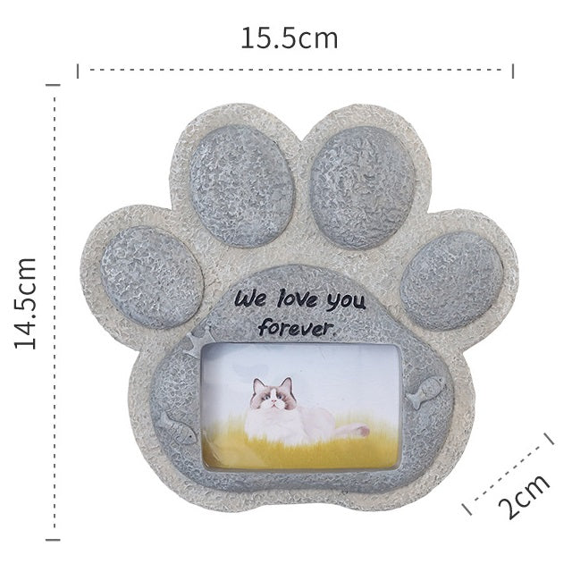 Paw-shaped photo frame with a cat picture and 'We love you forever' text, shown with measurements.
